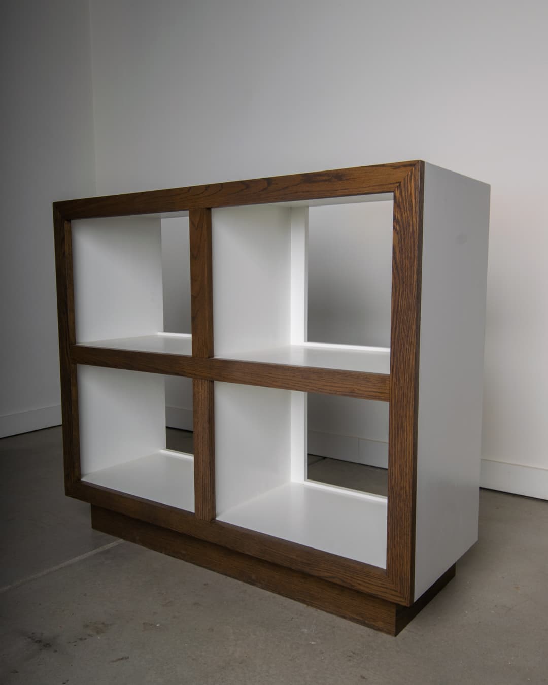 Metro Balcony Record Player Stand - Tactile Audio Furniture